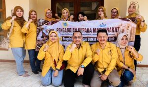 Prodi Akuntansi FEB UNIKOM Gelar PKM Pengelolaan Keuangan untuk UMKM Batik Gasik Garut